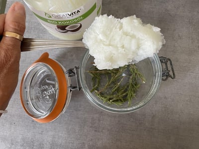 huile de coco et romarin